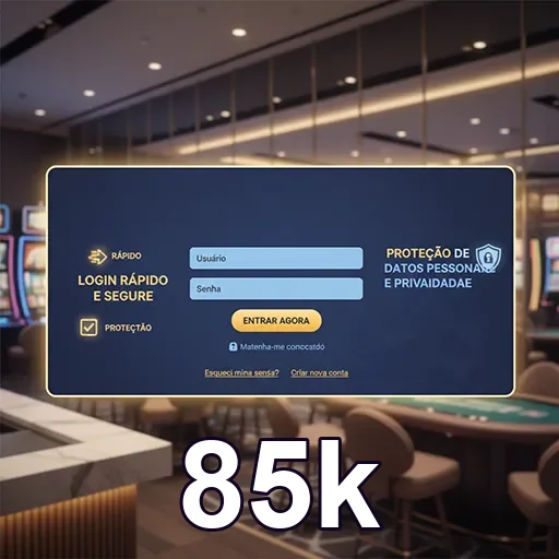 Usuário no celular com chat de suporte da 85k